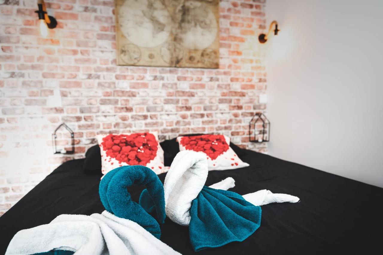 Love Loft Spa Ambronay Luaran gambar